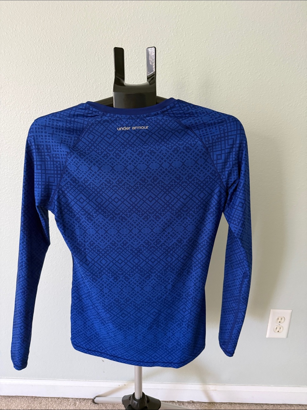 Under Armour UA HeatGear -Keeps You Cool - Long Sleeves Athletic Tee  Royal Blue - Picture 4 of 9